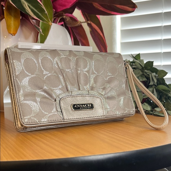 Coach Metallic Wallet Wristlet EUC - Picture 1 of 13